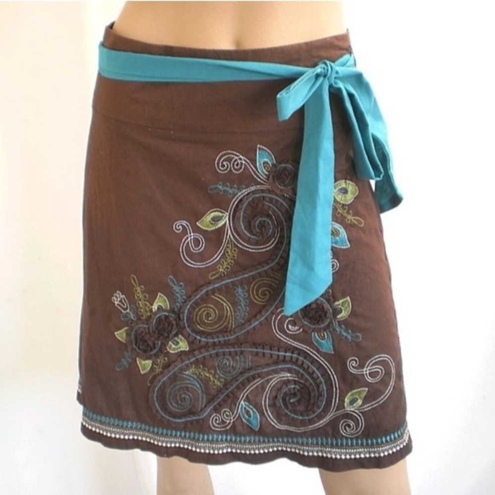 Brown & turquoise embroidered skirt size 1